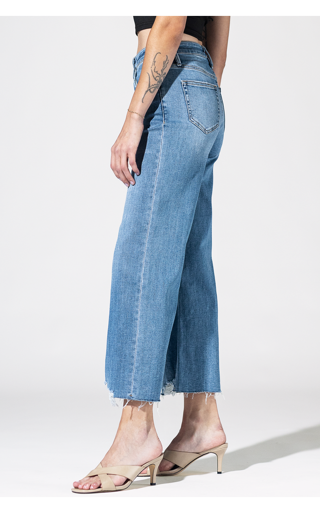 The Easy Days Crop Jean